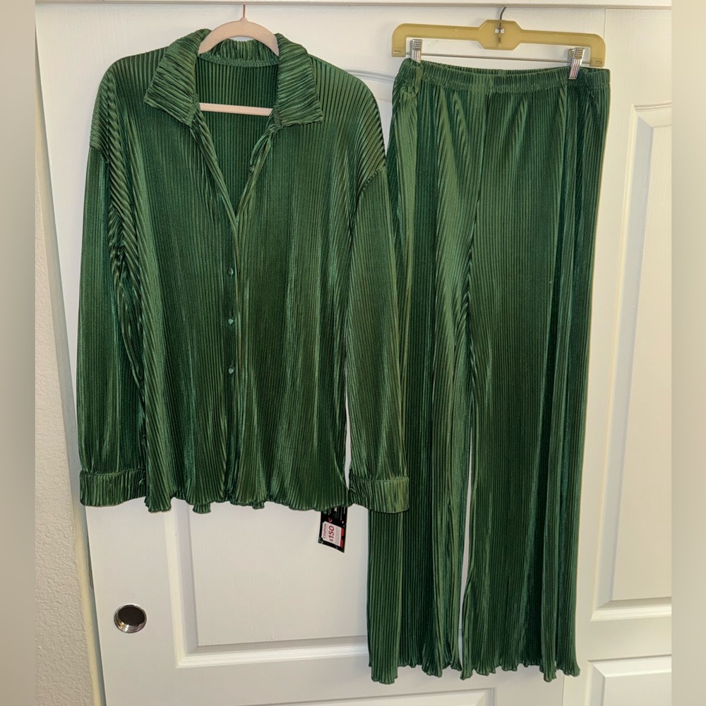 Army green two piece set, Size XL